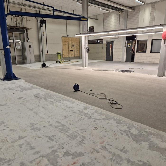 Technische ruimte bij Grolsch vóór het aanbrengen van epoxy vloercoating