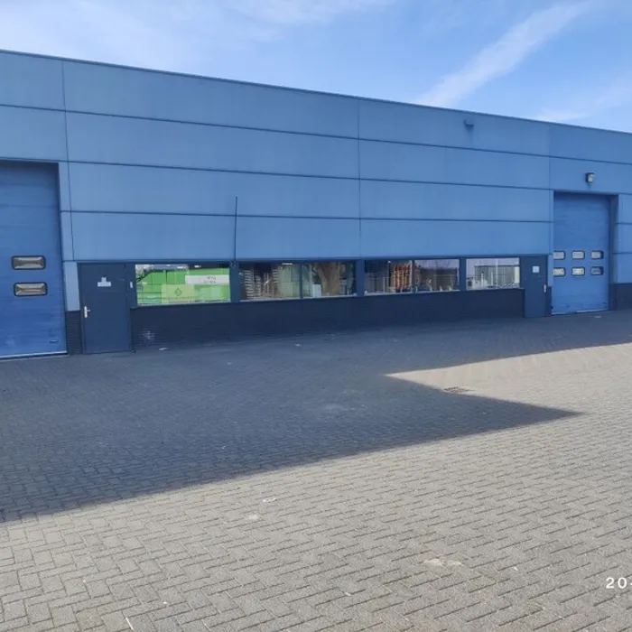 Overzichtsfoto van het bedrijfspand aan de Marssteden voor aanvang werkzaamheden