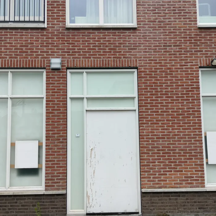 Voorgevel voormalige Rabobank aan De Kalter 2 in Haaksbergen vóór renovatie